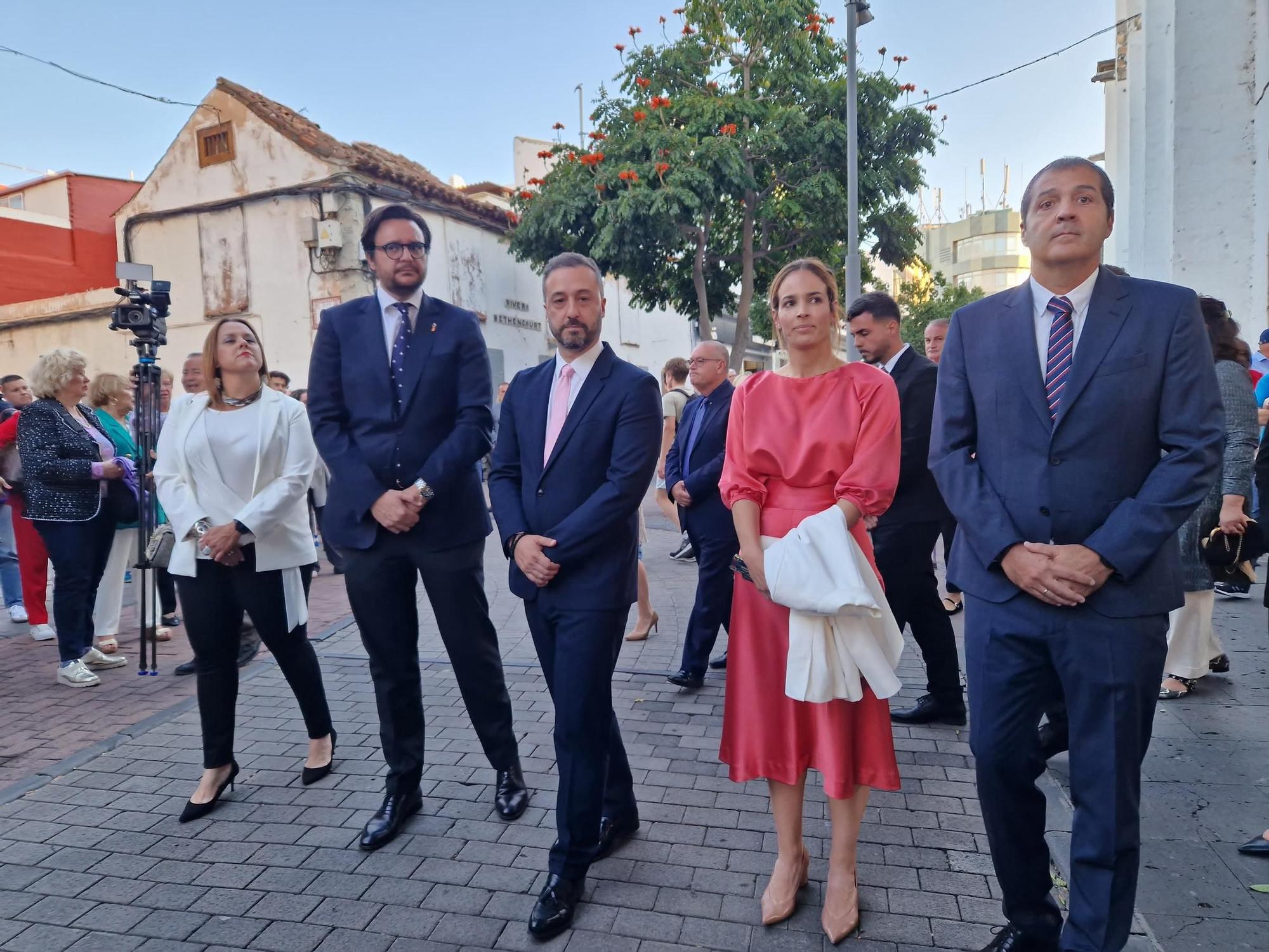 Procesión de la imagen de María Auxiliadora por las calles de San Gregorio, en Telde