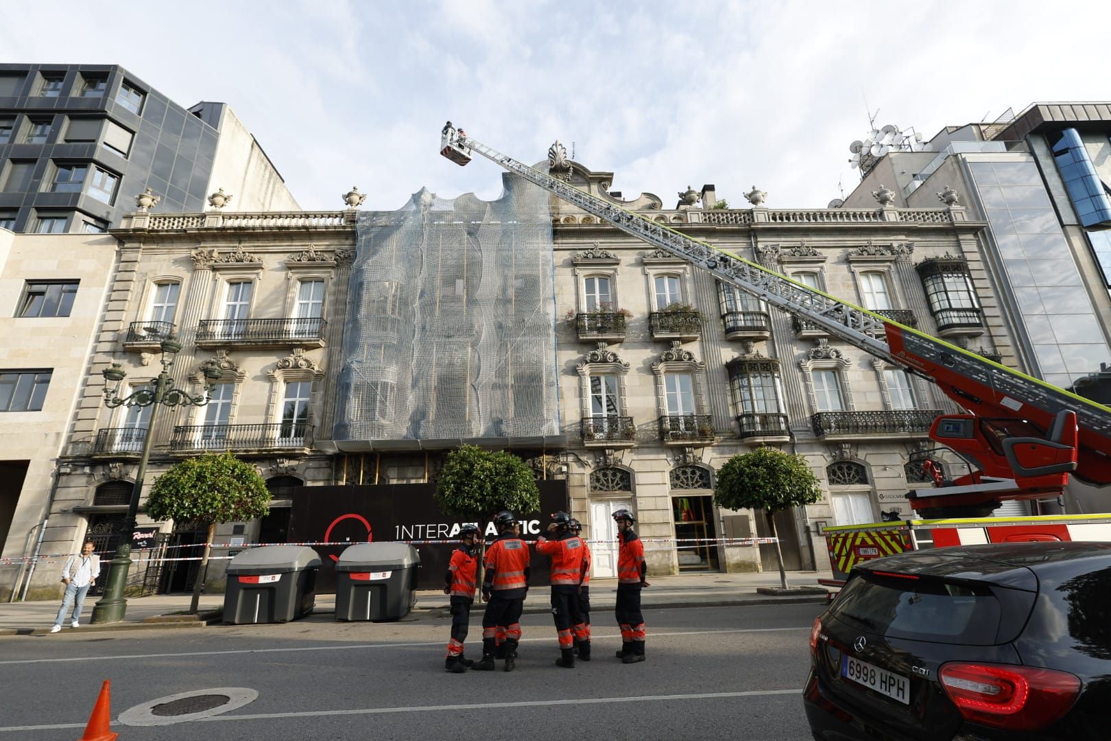 Un edificio en rehabilitación colapsa en Areal