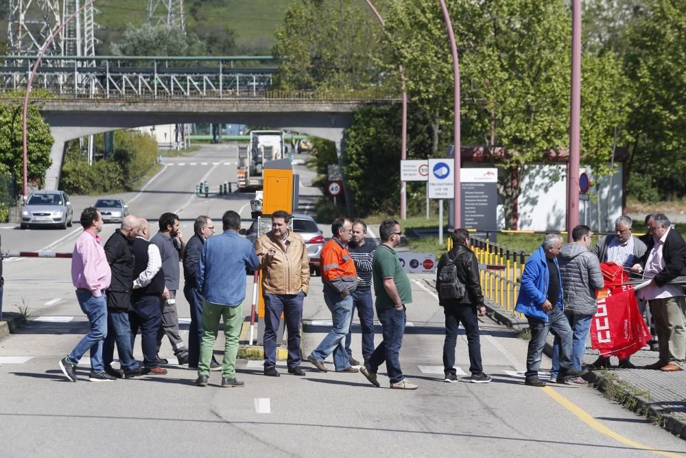 Concentración de trabajadores de Guardado en Trasona