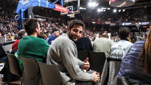 El base del Masnou siguió el partido desde un discreto asiento a pie de pista