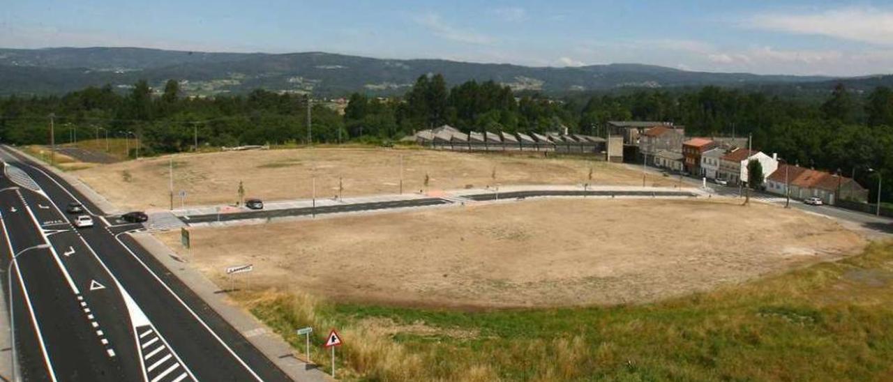 Vista de la bolsa de terreno de A Baiuca, propuesta para el nuevo centro médico. // Bernabé/Víctor Espiño