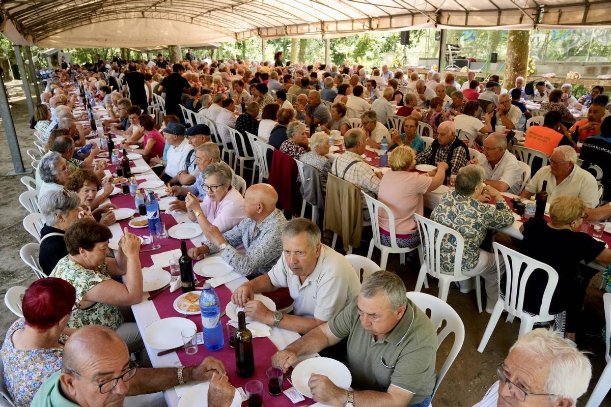 Comida de la Xuntanza de Maiores en Gres.