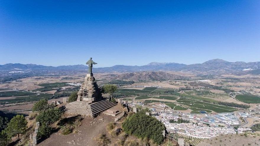 Imagen de la Sierra de Pizarra, con El Santo en primer plano.