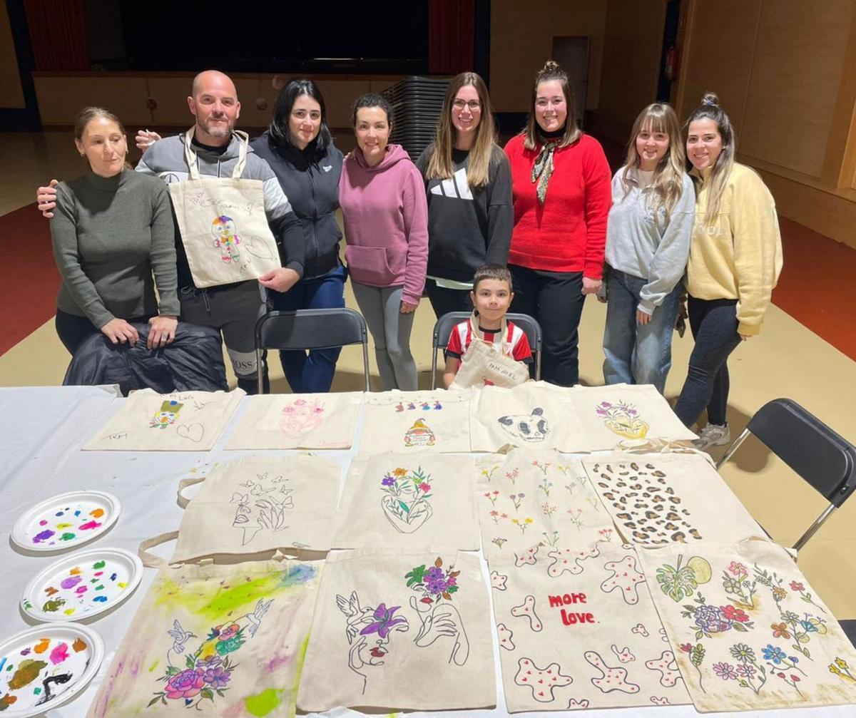 Uno de los actos más destacados fue el taller de tote bags.