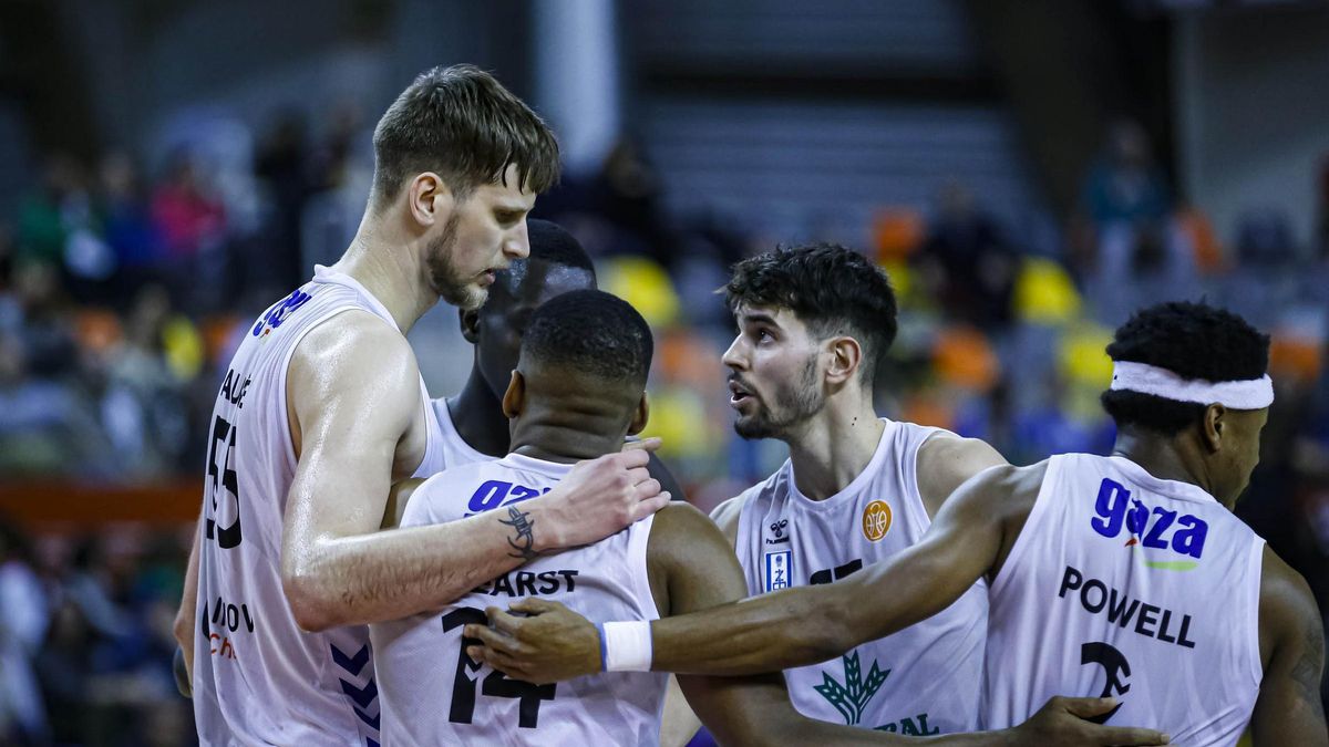 Jugadores del CB Zamora durante un partido