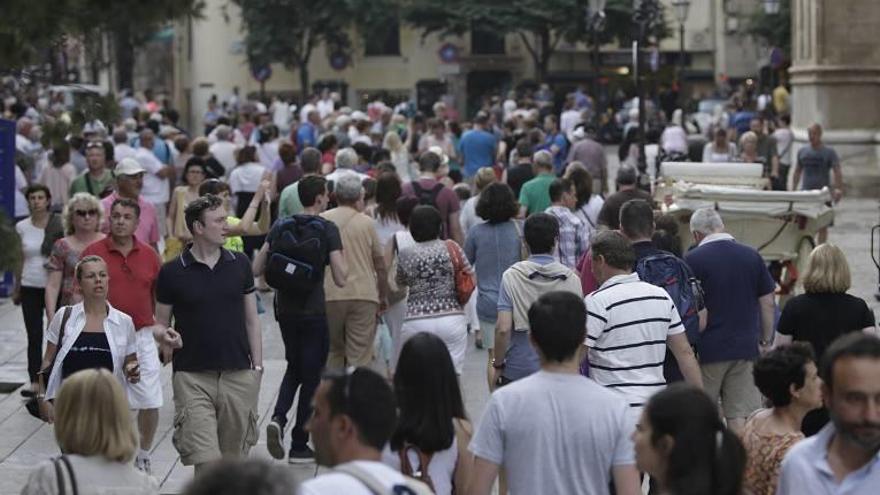 Balears registra la tasa de crecimiento de su población más alta de España.