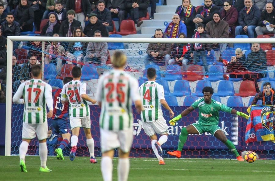 El Levante-Córdoba, en imágenes