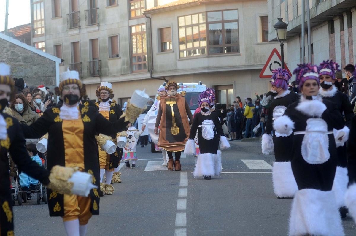 Desfile del Momo en Vilanova para despedir el Entroido 2022.