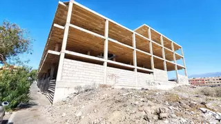 Los hoteleros rastrean edificios para alojar a sus plantillas en el sur de Tenerife