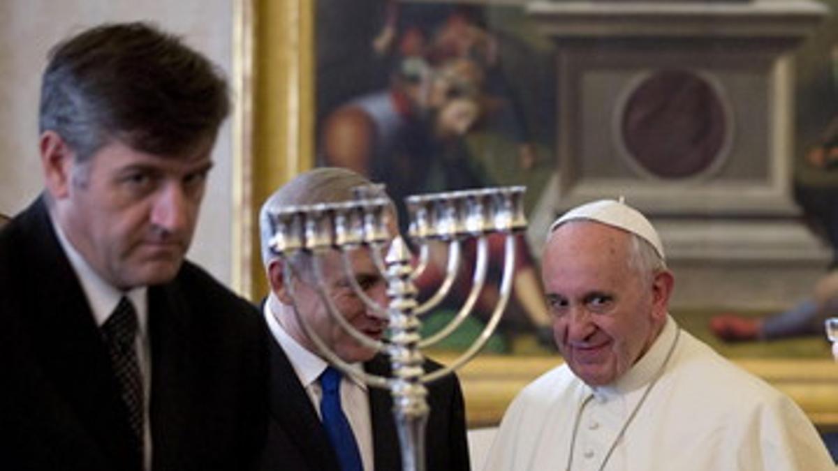 El Papa y el primer ministro israelí, Nentanyahu, en una visita de este al Vaticano el pasado lunes.