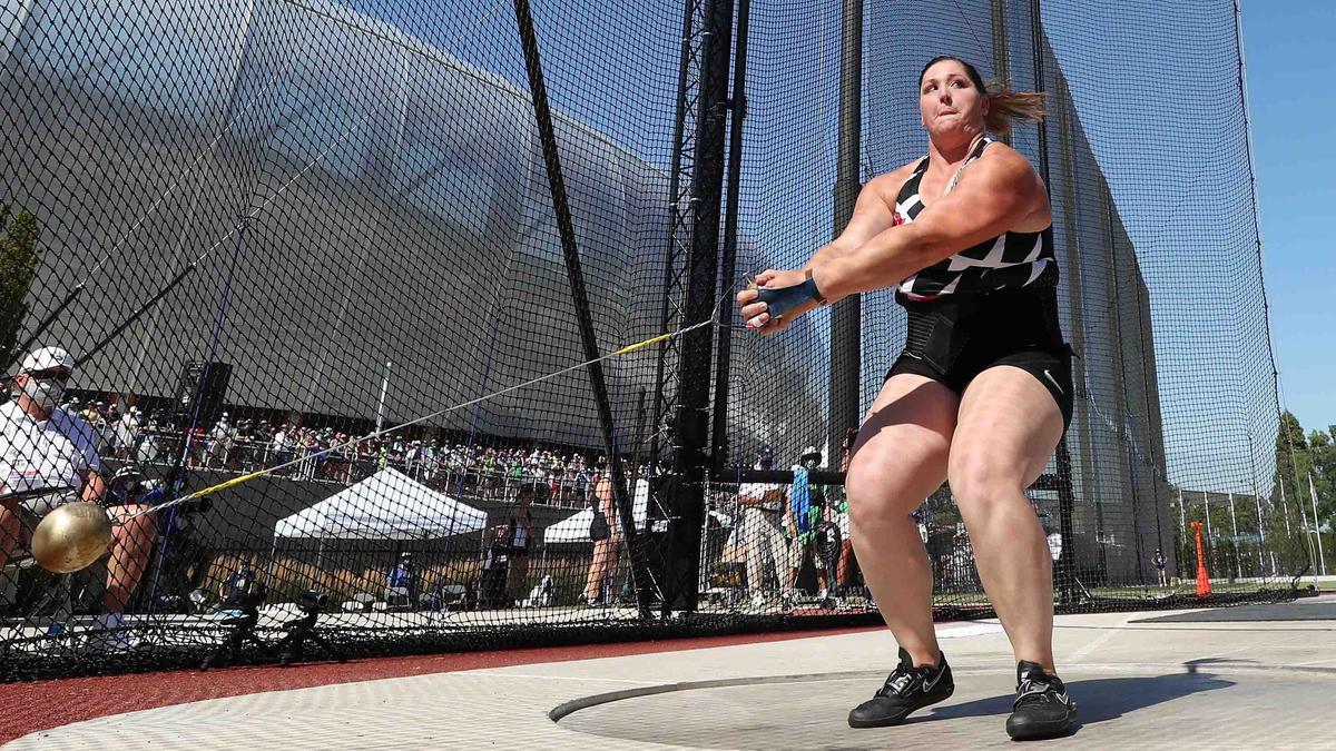 DeAnna Price es la segunda mujer que supera los 80 metros