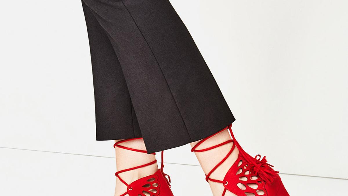 Sandalias rojas de Zara