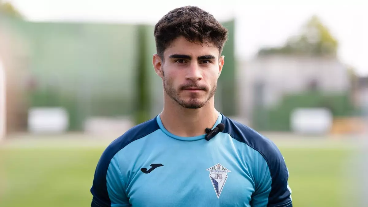 Álex Galán refuerza la banda derecha del Badajoz