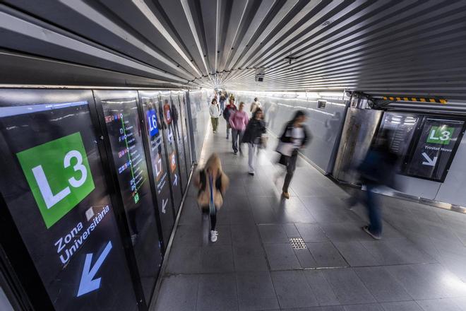 El pasillo de conexión entre la L1 y L3 del metro en plaza Catalunya cerrará durante dos meses