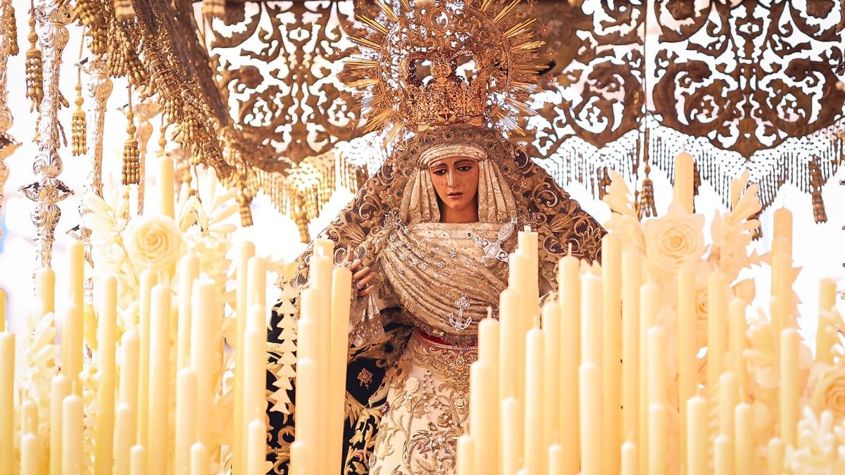 Esperanza de Triana en el Altozano.