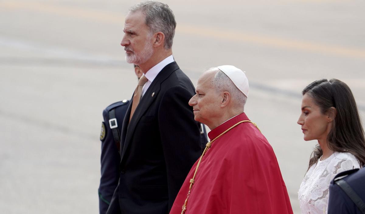 Felipe VI, el Papa León XIV y la reina Letizia en Madrid