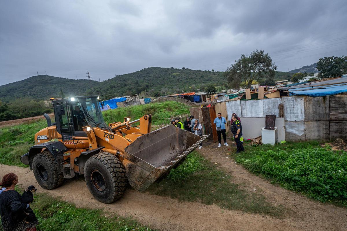 Cuenta atrás para el desalojo del campamento de chabolas de Montcada