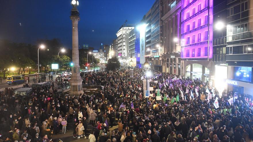 8M en A Coruña | Una marea violeta para reivindicar la igualdad