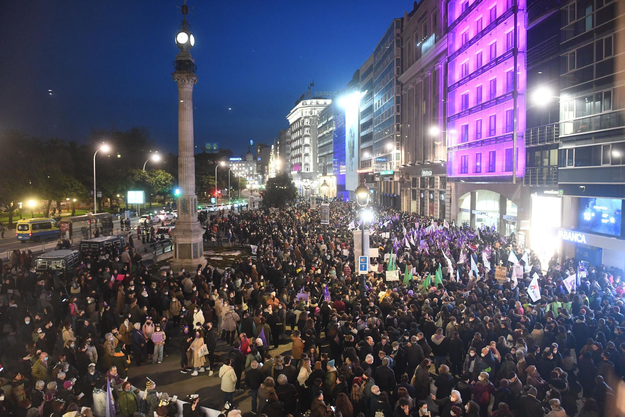 8M en A Coruña | Una marea violeta para reivindicar la igualdad