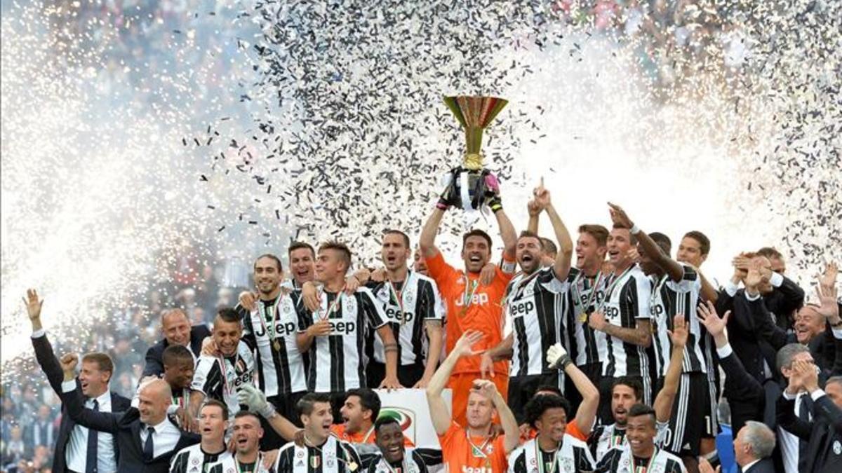 La Juventus recibió el Scudetto ante sus tifosi en Turín