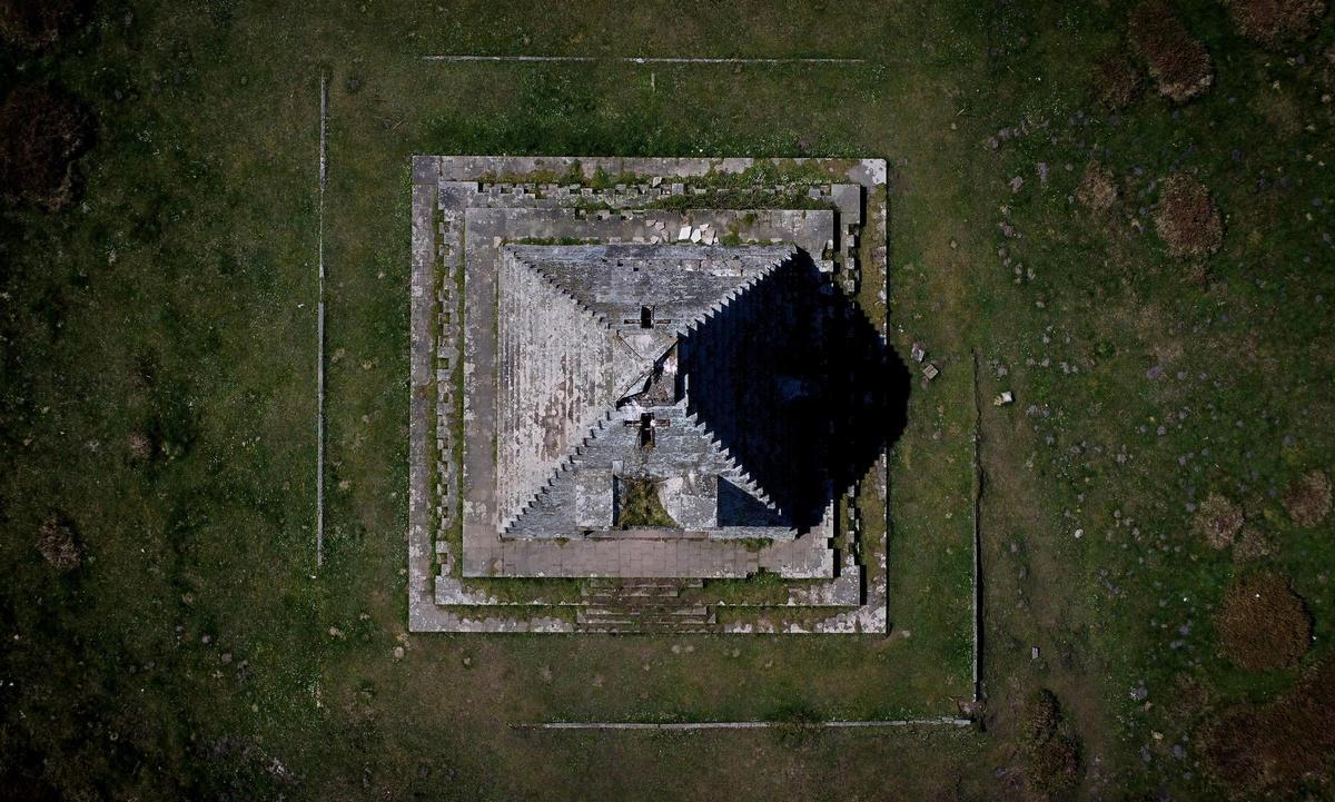 La pirámide de los italianos: de la polémica al éxito turístico.