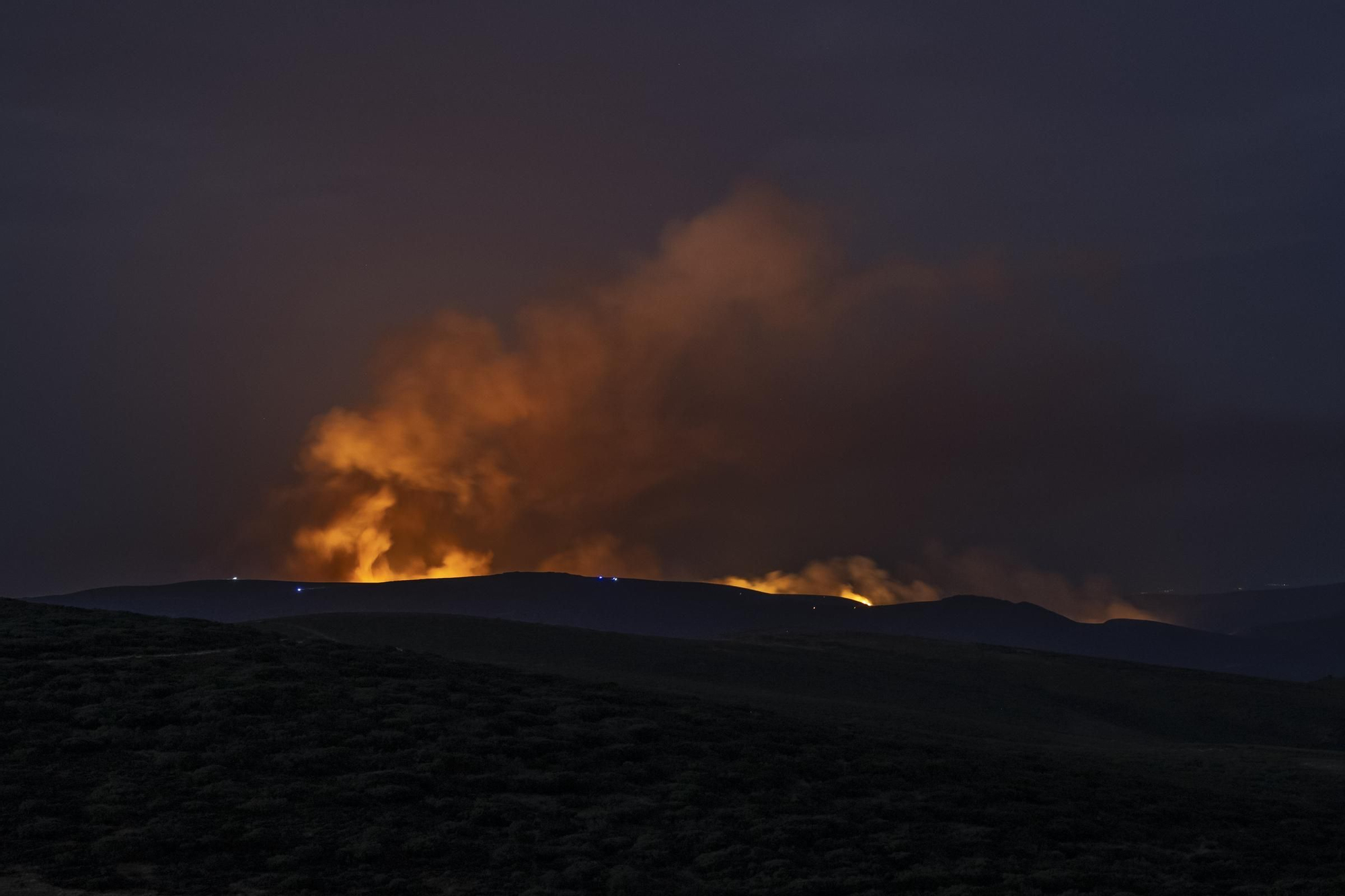 Estado del incendio de Chandrexa de Queixa el sábado 10 por la noche, cuando llevaba arrasadas más de 800 hectáreas