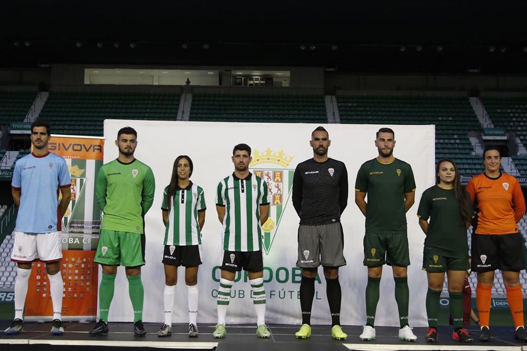 Las nuevas camisetas del Córdoba CF para la temporada 21-22.