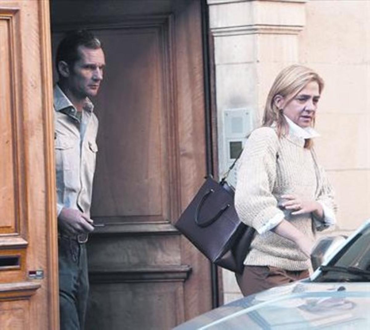 La infanta Cristina, acompanyada del seu marit, Iñaki Urdangarin, el 7 de novembre passat a Ginebra. La infanta Cristina, acompanyada del seu marit, Iñaki Urdangarin, el 7 de novembre passat a Ginebra.