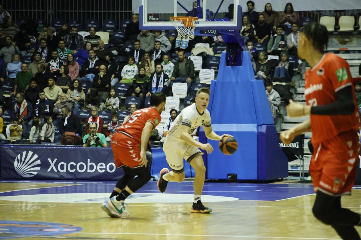 Monbus Obradoiro - Coviran Granada: las imágenes del partido