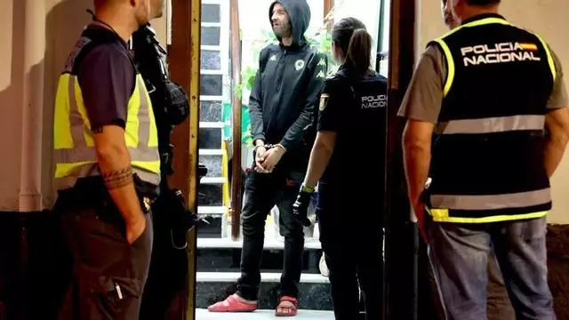 El calvario de los vecinos de un edificio de Alicante: "Nos amenazan todos los días para pedirnos dinero"