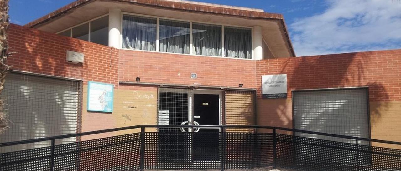 Sanidad recorta un 28% la aportación económica para el consultorio médico del barrio Santa Isabel