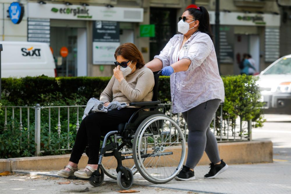 Los mayores también comienzan sus paseos