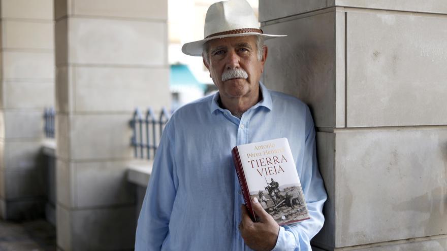 Antonio Pérez Henares (presenta su nueva novela): &quot;Nuestros antepasados eran los verdaderos héroes&quot;