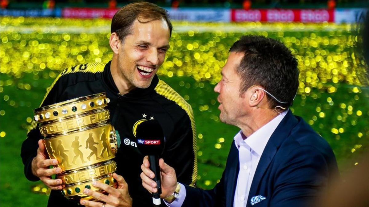 Tuchel alza la Copa y es entrevistado por Matthäus