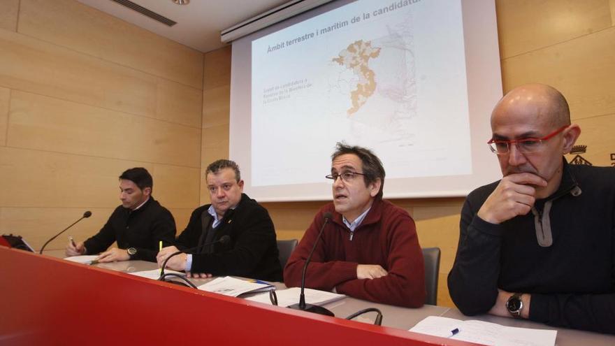 D&#039;esquerra a dreta: Miquel Ventura, Lluís Costabella, Marc Marí i Josep Vila, en l&#039;acte d&#039;ahir a la Diputació de Girona.