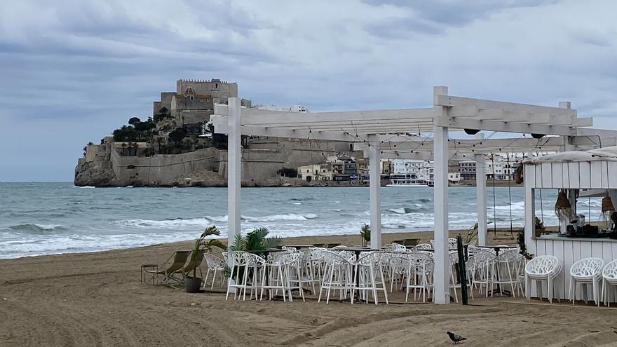 Uno de los pueblos más bonitos de España, que está en Castellón, abre chiringuitos de playa