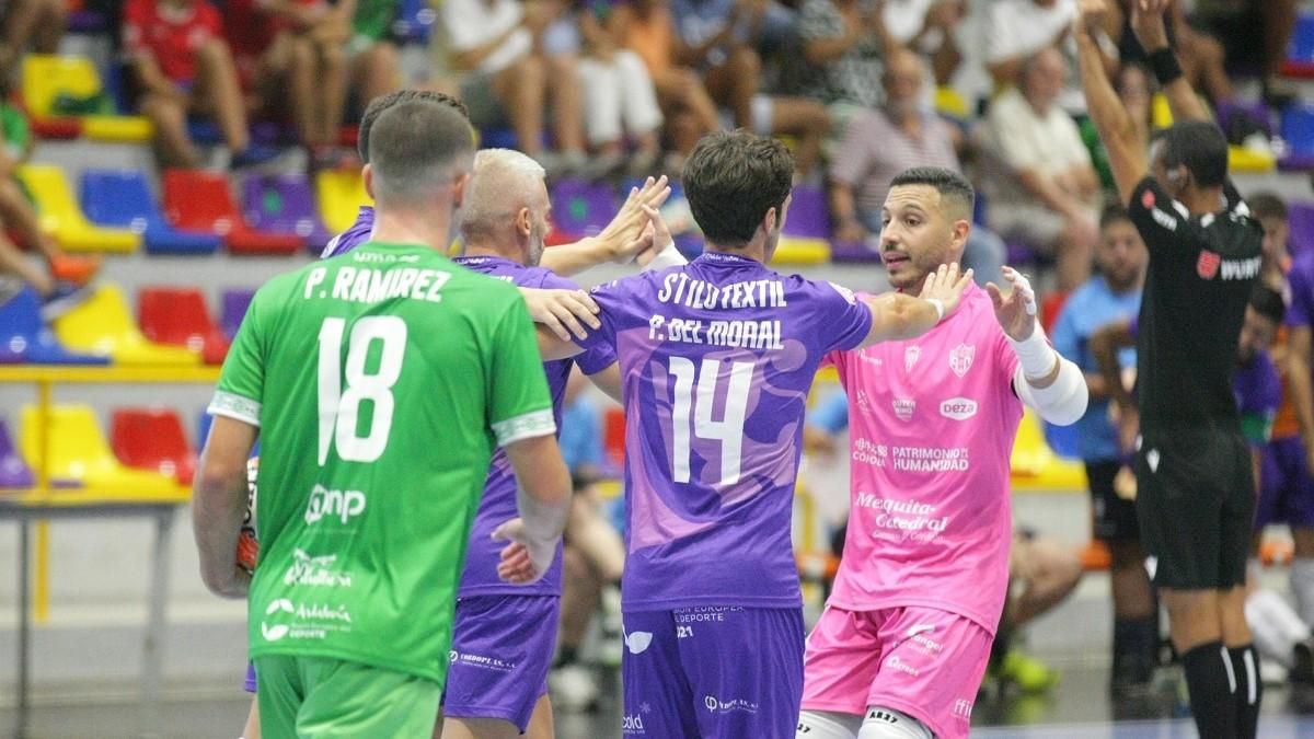 Migueiín, Del Moral y Cristian, en la celebración del gol del madrileño.
