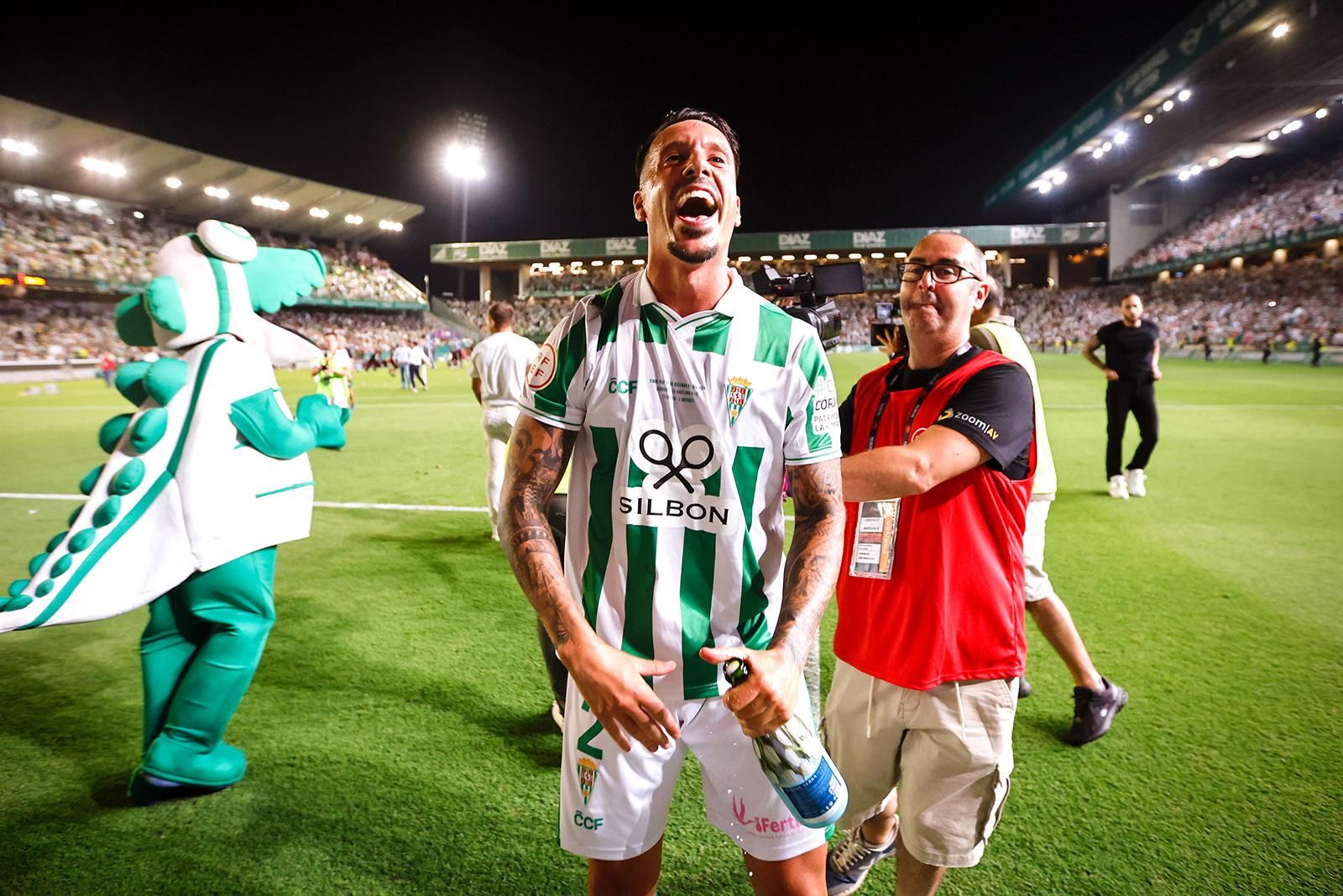 El Córdoba CF vuelve a Segunda / Las mejores imágenes de una noche para la historia