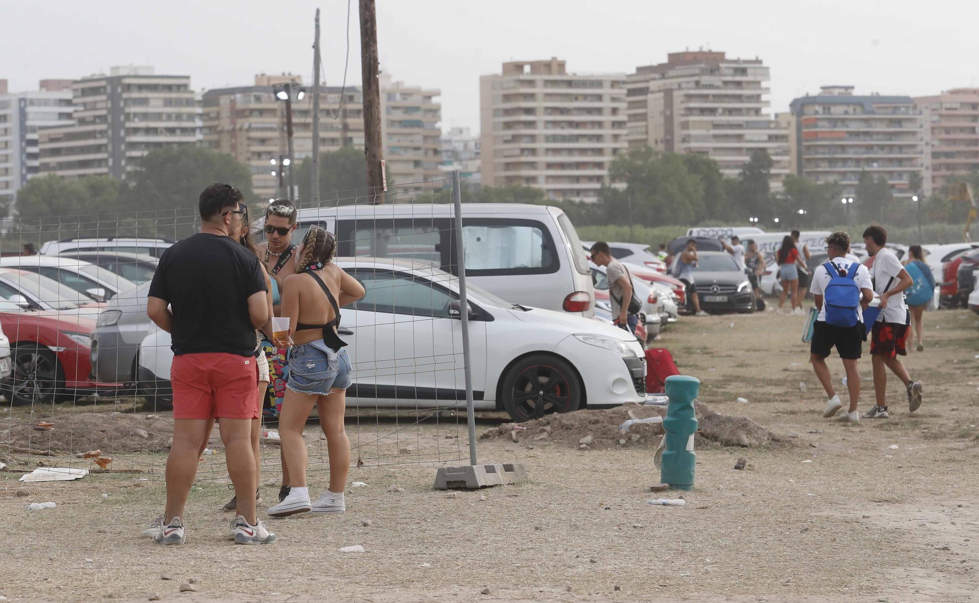 Los acampados en el Medusa comienzan a abandonar Cullera