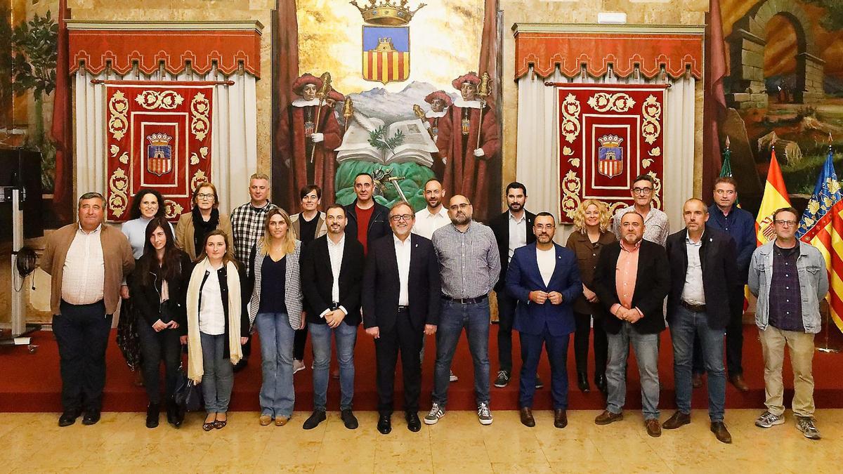 El presidente de la Diputación de Castellón, junto con alcaldes y portavoces de 18 municipios, este lunes