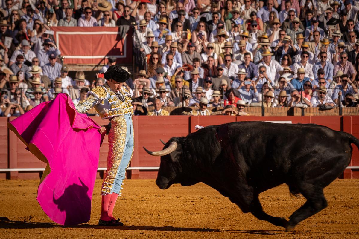 De Miranda con el capote a la espalda