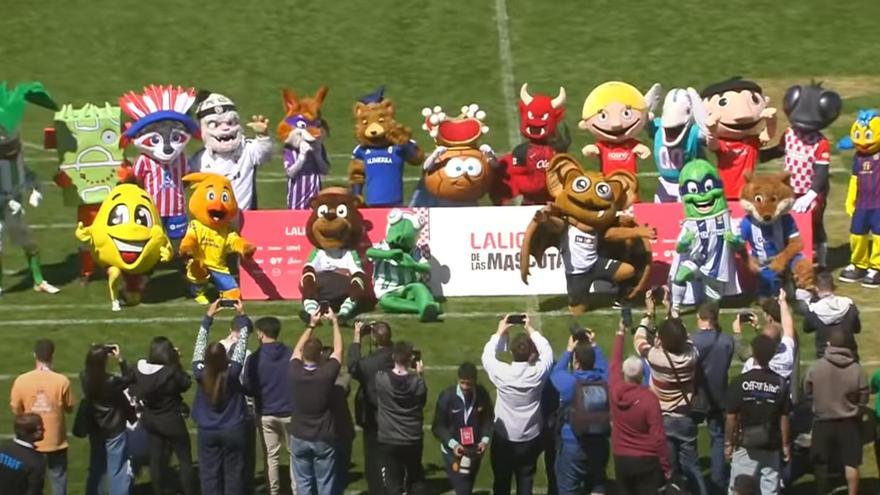 A &quot;Garra&quot; se le resiste la Liga de las Mascotas: el oso del Real Oviedo se midió en Leganés con las figuras de otros18 clubes de fútbol