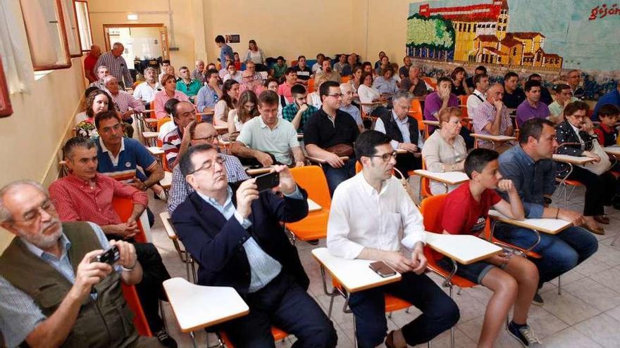 Encuentro de exalumnos en el colegio San Eutiquio La Salle.