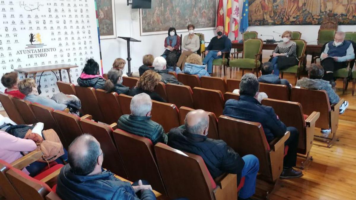 Asistentes a la reunión de la plataforma celebrada en Toro.