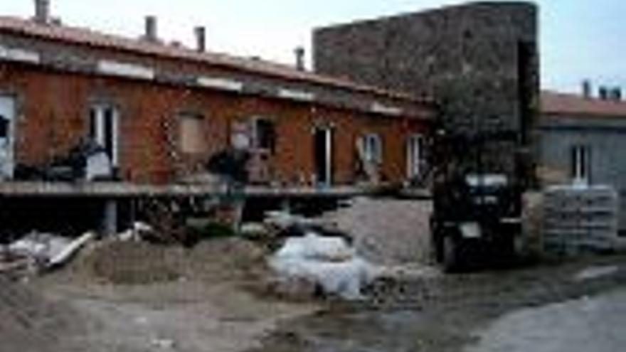 Alcántara prevé abrir su primera residencia geriátrica en el 2006