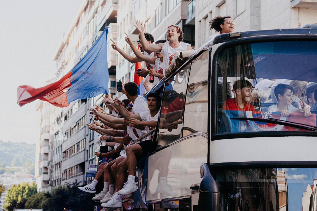 La UD Ourense celebra el ascenso con su ciudad