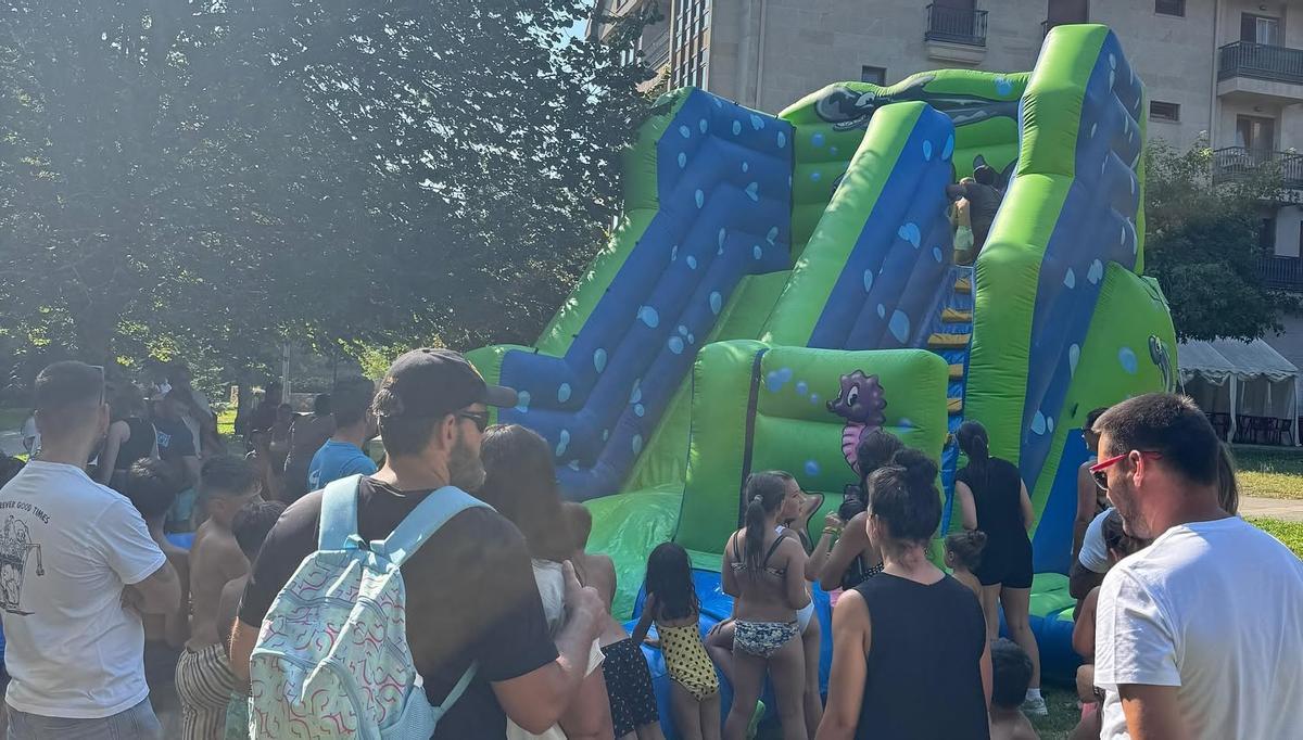 Un hinchable de la fiesta acuática del año pasado en A Coelleira.