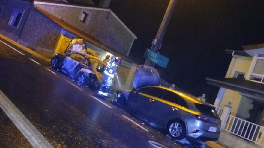 Arde un coche en Montrove de madrugada | LOC