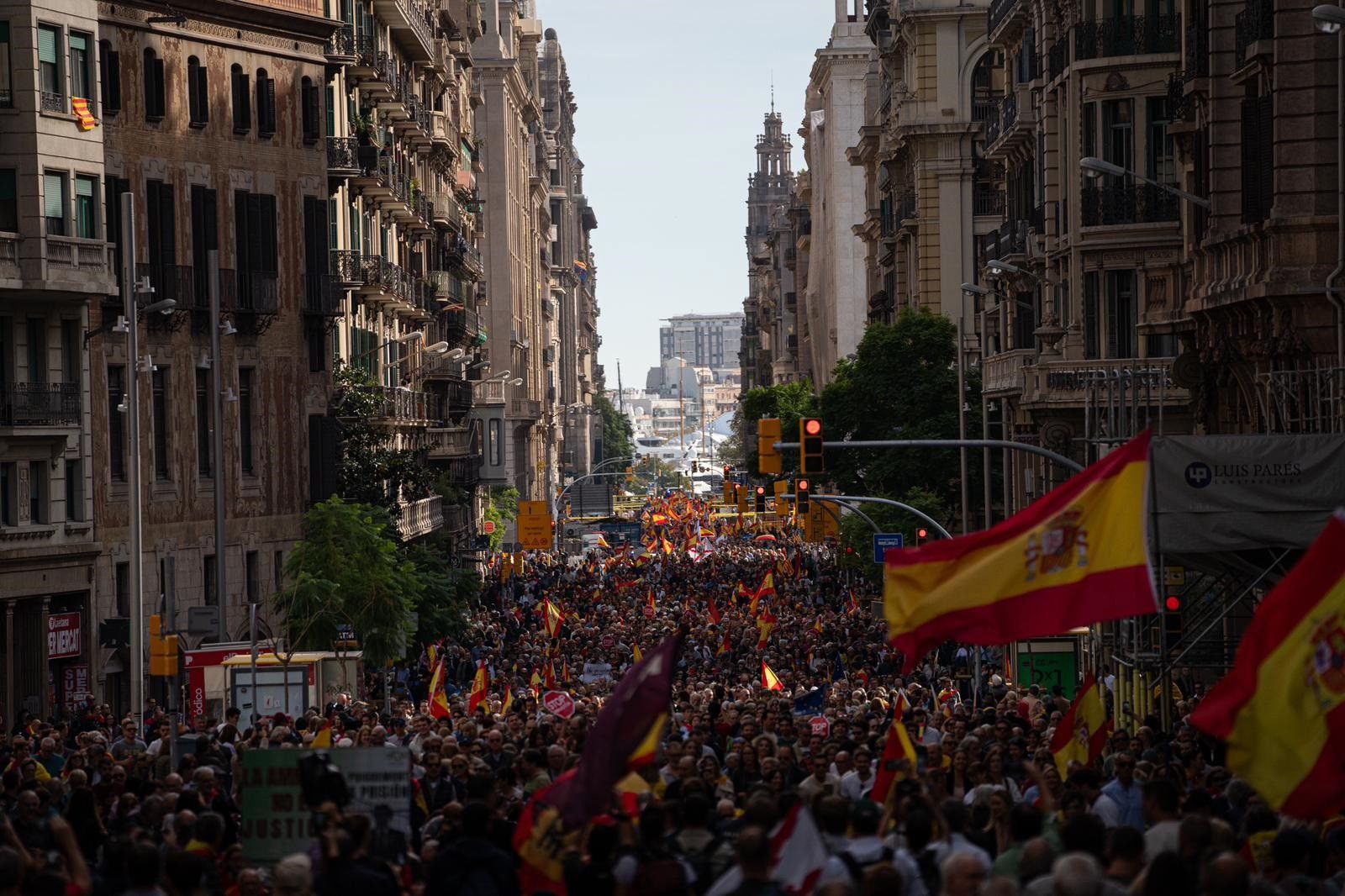 La manifestació contra l'amnistia a Barcelona, en imatges