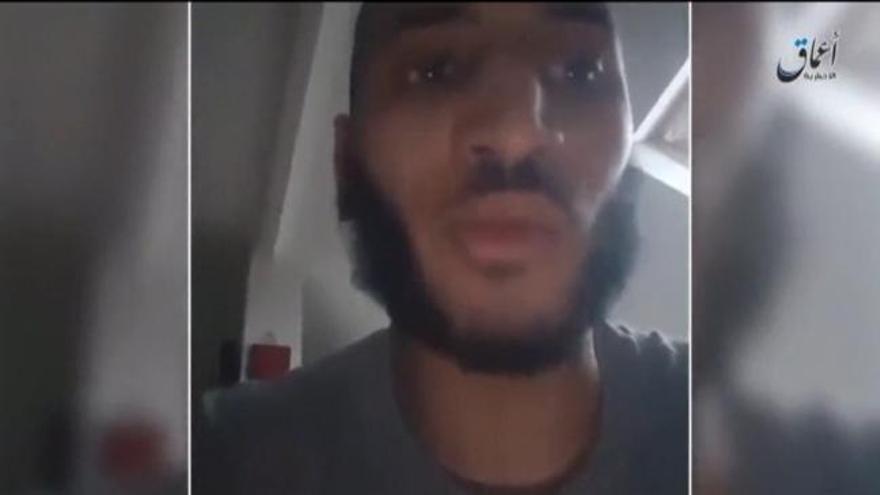 El asesino de los policías franceses publicó un vídeo en las redes antes de cometer el atentado